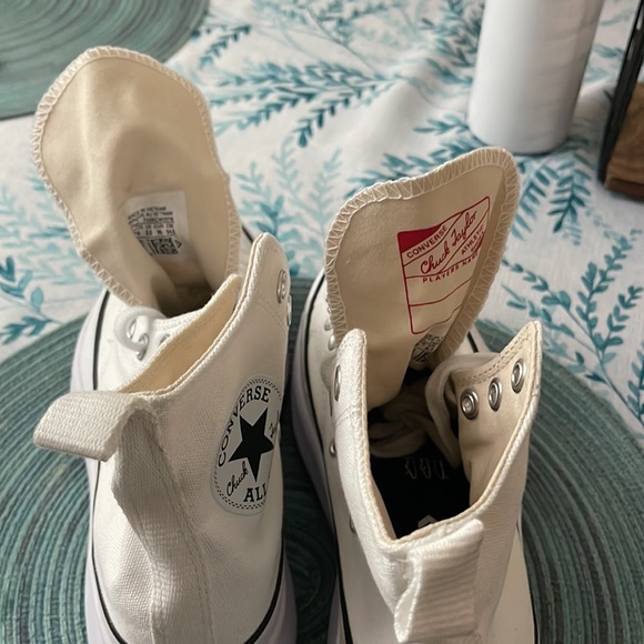 Converse High-Top Trainer - Picture 3 of 3